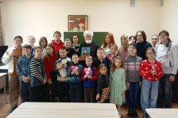 В Воскресной школе отметили Мамин День В Воскресной школе отметили Мамин День