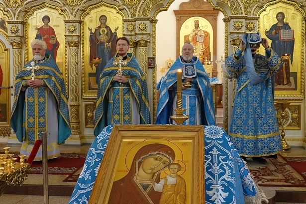 Праздничное Богослужение в Свято-Гергиевском храме