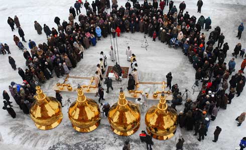 Освящение и установка куполов и крестов храма