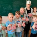 К акции «Подари радость на Пасху» присоединились дети воскресной школы Свято-Георгиевского храма и студенты-инвалиды